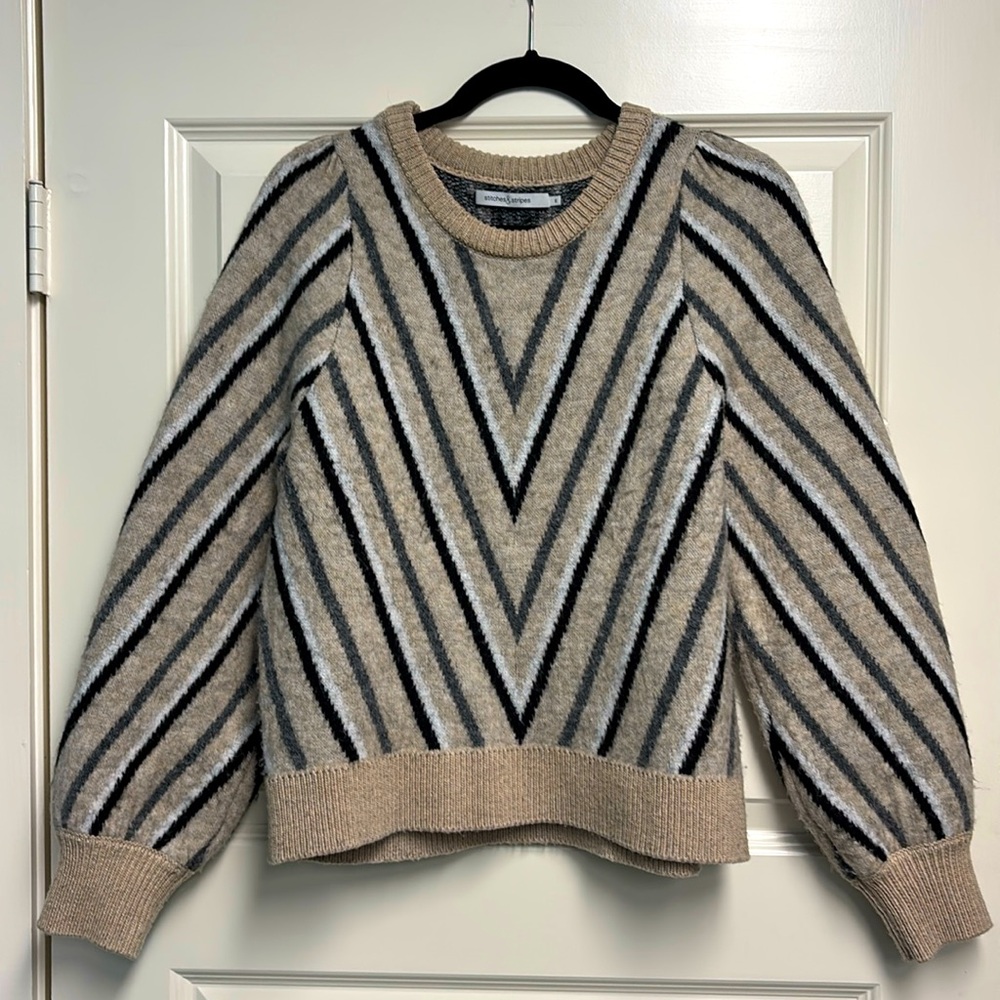 EVEREVE Stitches & Stripes chevron puff sleeve sweater size M